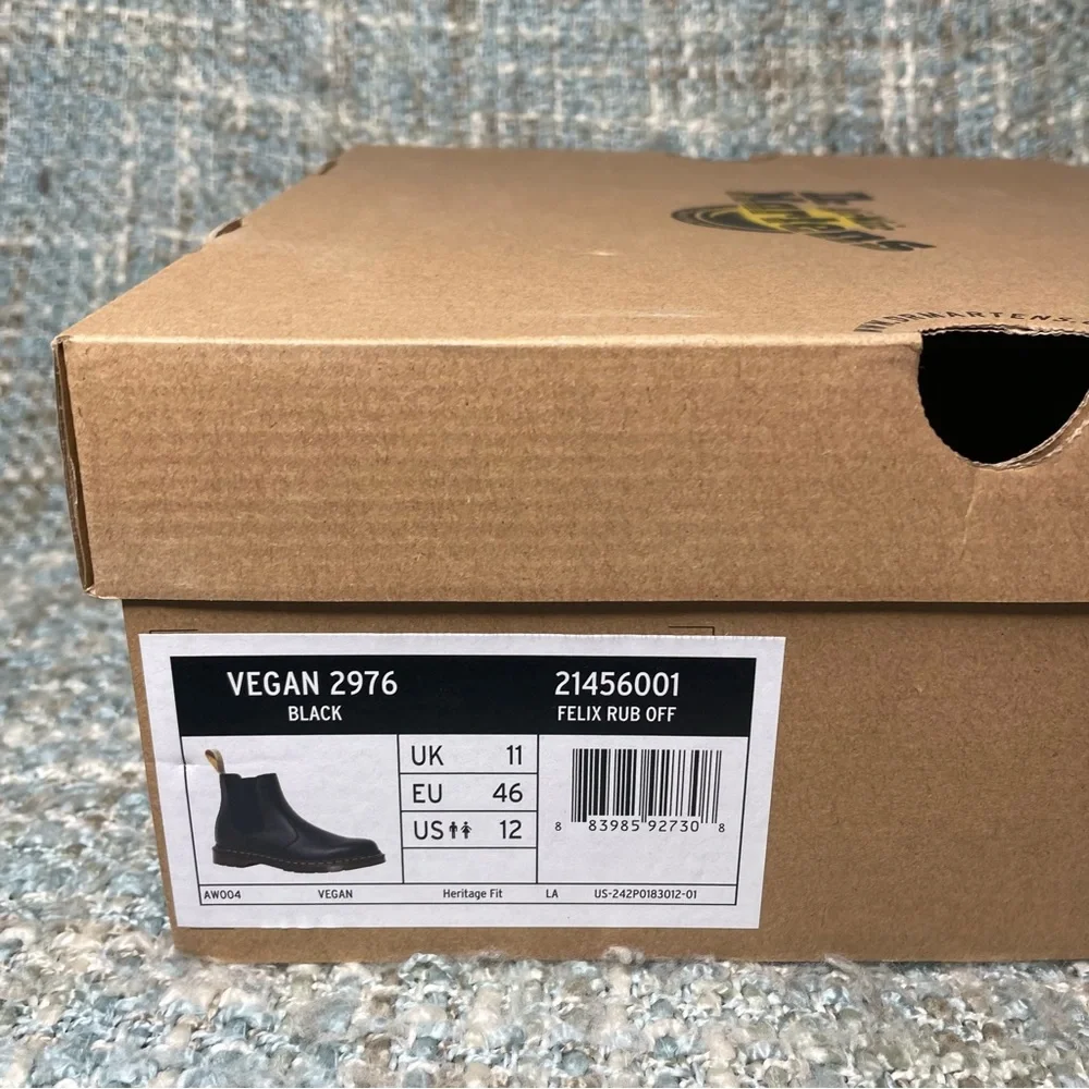 Dr. Martens Men's 2976 Vegan Chelsea Boot in Black Felix Rub Off - Picture 9 of 9